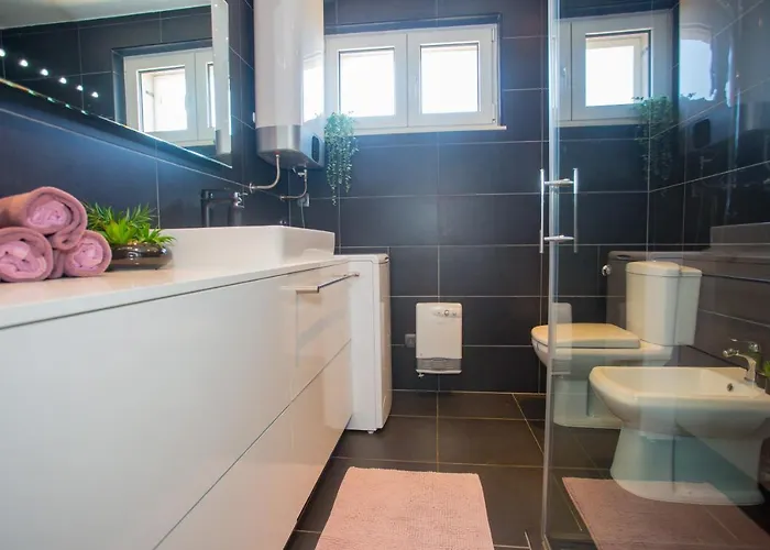 招待所 Luxury Vibrass 3*