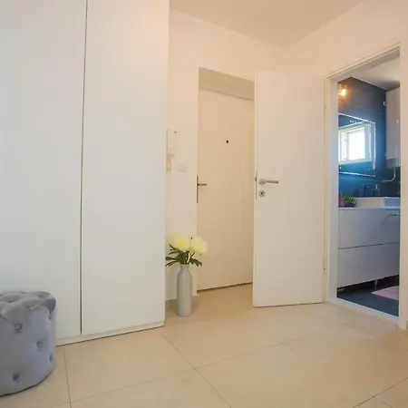 Luxury Vibrass Сплит