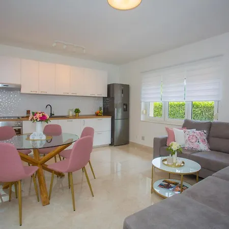 بيت ضيافة Luxury Vibrass