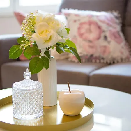 Luxury Vibrass بيت ضيافة سبليت