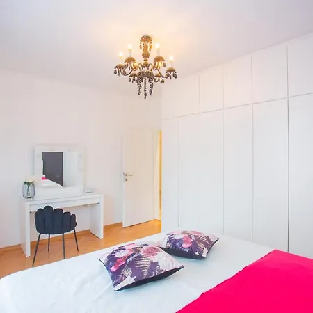 Luxury Vibrass 3* سبليت